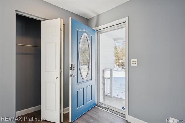 Builiding view five for 4199 Sheraton, Flint, MI. 48532