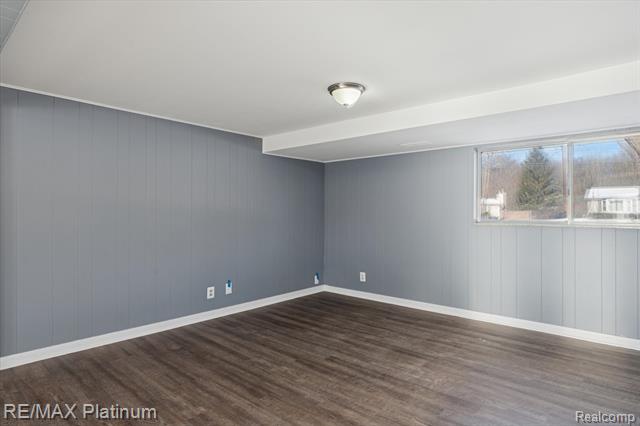 Builiding view nine for 4199 Sheraton, Flint, MI. 48532