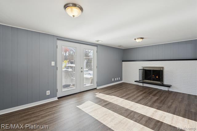 Builiding view seven for 4199 Sheraton, Flint, MI. 48532