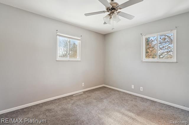 Builiding view thirty for 4199 Sheraton, Flint, MI. 48532