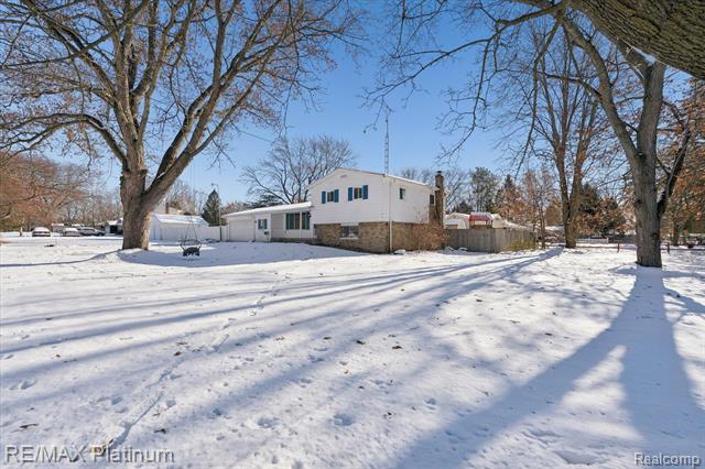 Builiding view three for 4199 Sheraton, Flint, MI. 48532