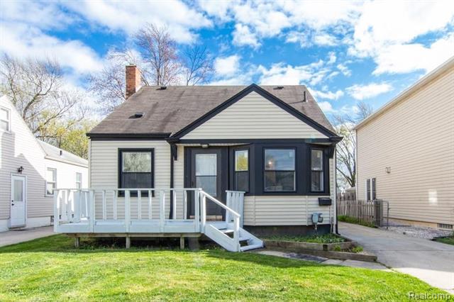 front view for 1349 West Blvd, Berkley, Mi. 48072