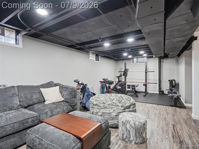 Builiding view eighteen for 622 N Rembrandt, Royal Oak, MI. 48067