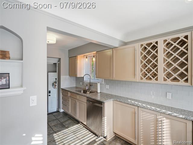 Builiding view four for 622 N Rembrandt, Royal Oak, MI. 48067
