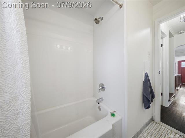 Builiding view fourteen for 622 N Rembrandt, Royal Oak, MI. 48067