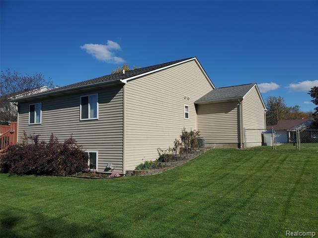 Builiding view seven for 9031 Posey, Whitmore Lake, MI. 48189