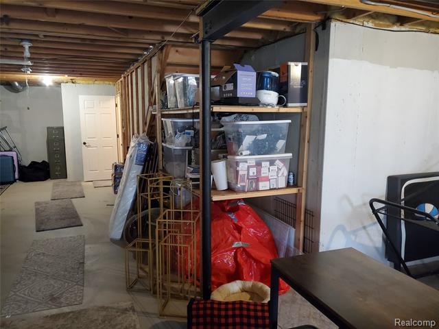 Builiding view thirty three for 9031 Posey, Whitmore Lake, MI. 48189