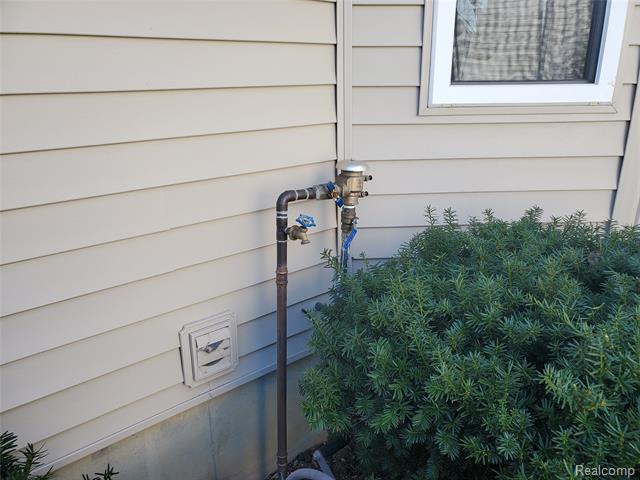 Builiding view twelve for 9031 Posey, Whitmore Lake, MI. 48189