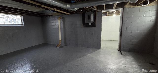 Builiding view fourteen for 15008 Strathmoor, Detroit, MI. 48227