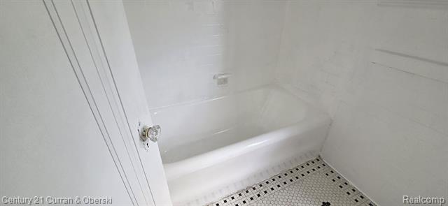 Builiding view ten for 15008 Strathmoor, Detroit, MI. 48227