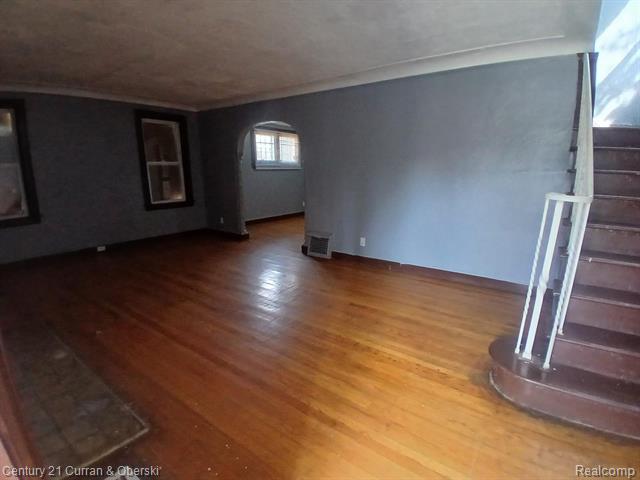 Builiding view two for 15008 Strathmoor, Detroit, MI. 48227