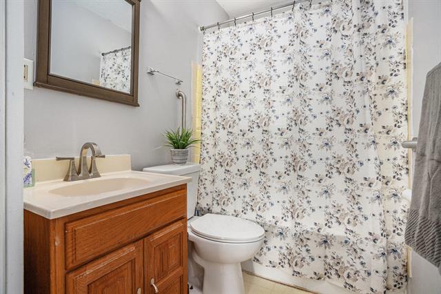 Builiding view eleven for 91 Cedar, Battle Creek, MI. 49037