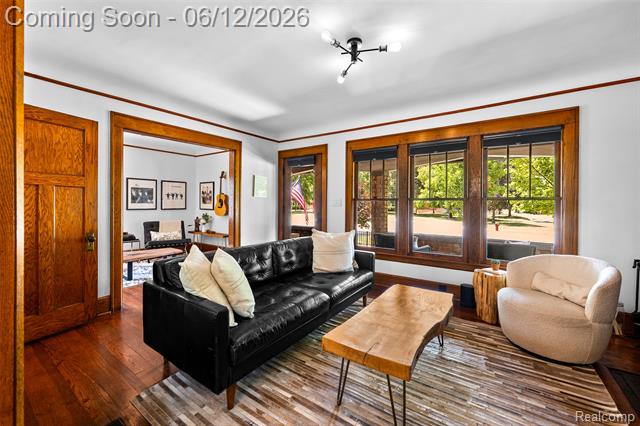 Builiding view eight for 728 N Washington, Royal Oak, MI. 48067