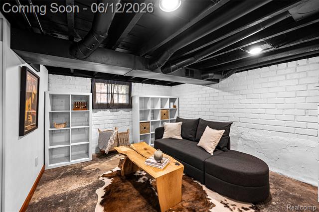 Builiding view thirty three for 728 N Washington, Royal Oak, MI. 48067