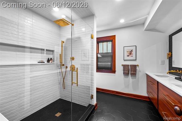 Builiding view thirty for 728 N Washington, Royal Oak, MI. 48067