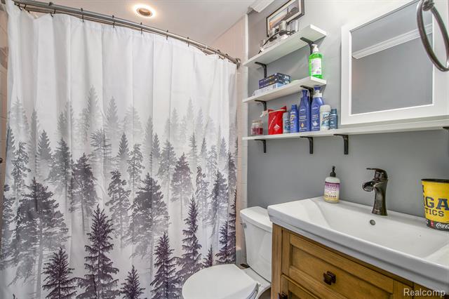 Builiding view fifteen for 11 Metroview, Ann Arbor, MI. 48108