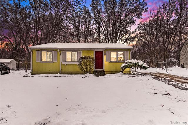 Builiding view one for 11 Metroview, Ann Arbor, MI. 48108