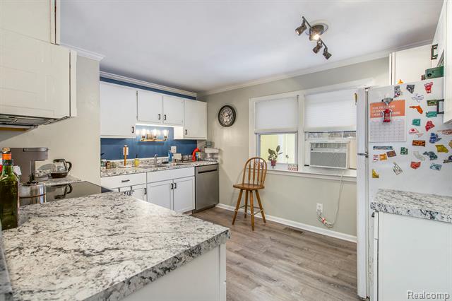 Builiding view six for 11 Metroview, Ann Arbor, MI. 48108