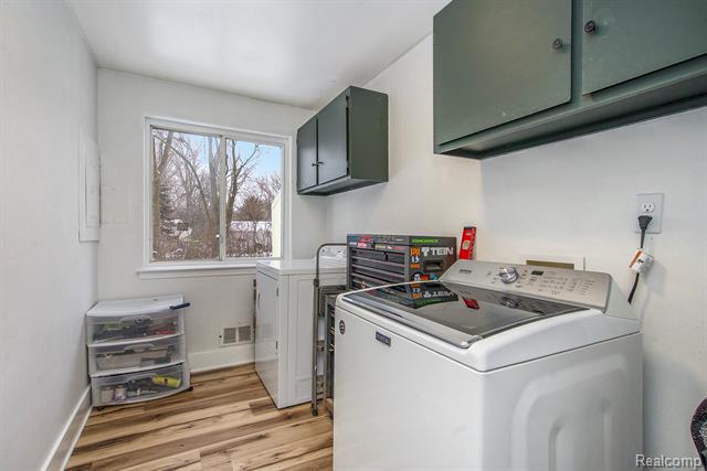 Builiding view sixteen for 11 Metroview, Ann Arbor, MI. 48108