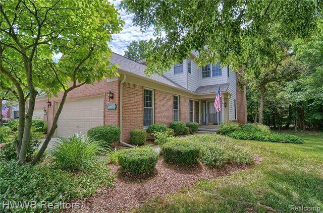 front view for 39639 Dun Rovin Drive, Northville, Mi. 48168