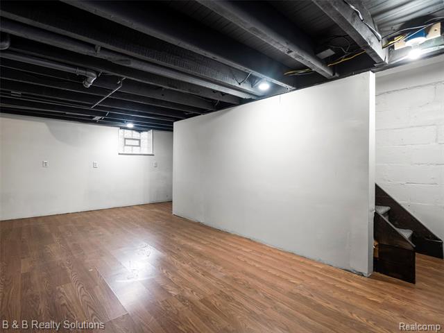 Builiding view fourteen for 309 School, Almont, MI. 48003