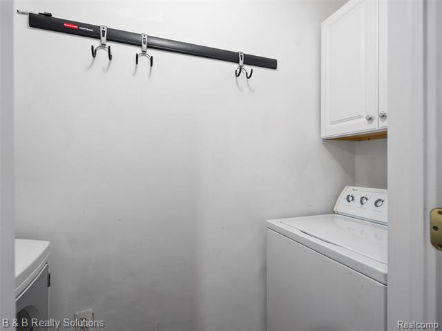 Builiding view ten for 309 School, Almont, MI. 48003