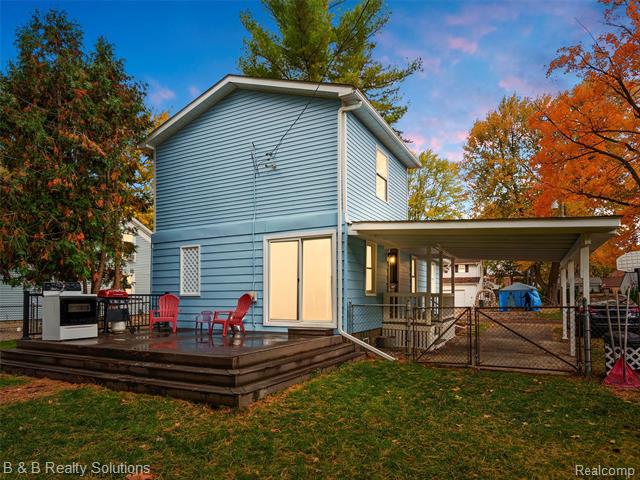 Builiding view thirty one for 309 School, Almont, MI. 48003