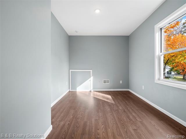 Builiding view twelve for 309 School, Almont, MI. 48003