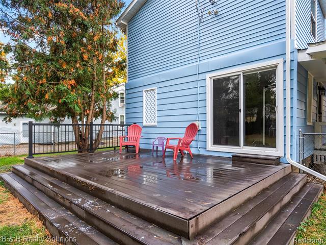 Builiding view twenty one for 309 School, Almont, MI. 48003