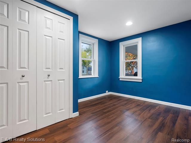 Builiding view twenty seven for 309 School, Almont, MI. 48003