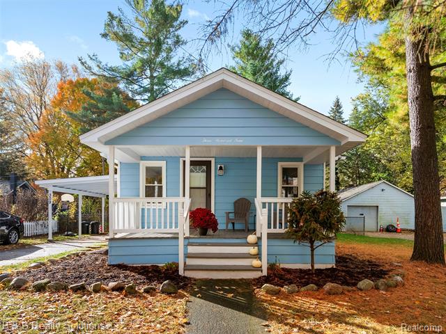 front view for 309 School Street, Almont, Mi. 48003