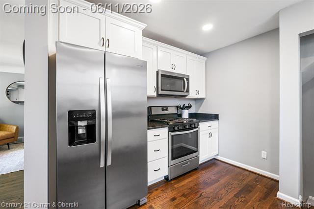 Builiding view eighteen for 704 N Edison, Royal Oak, MI. 48067