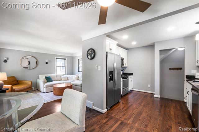 Builiding view fifteen for 704 N Edison, Royal Oak, MI. 48067