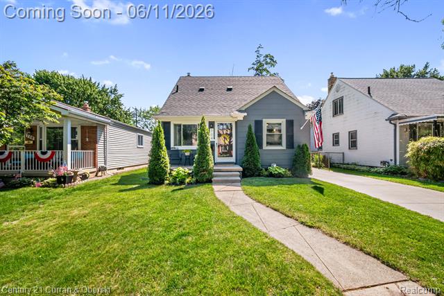 front view for 704 N Edison Ave, Royal Oak, Mi. 48067
