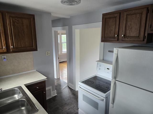 Builiding view nineteen for 928 Maplegrove, Royal Oak, MI. 48067