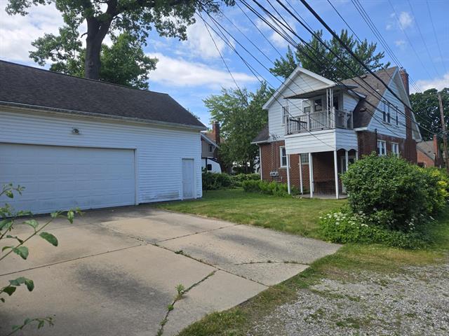 Builiding view thirty for 928 Maplegrove, Royal Oak, MI. 48067