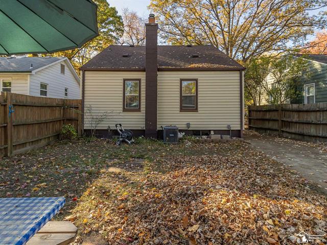 Builiding view thirty six for 908 N Maple, Royal Oak, MI. 48067