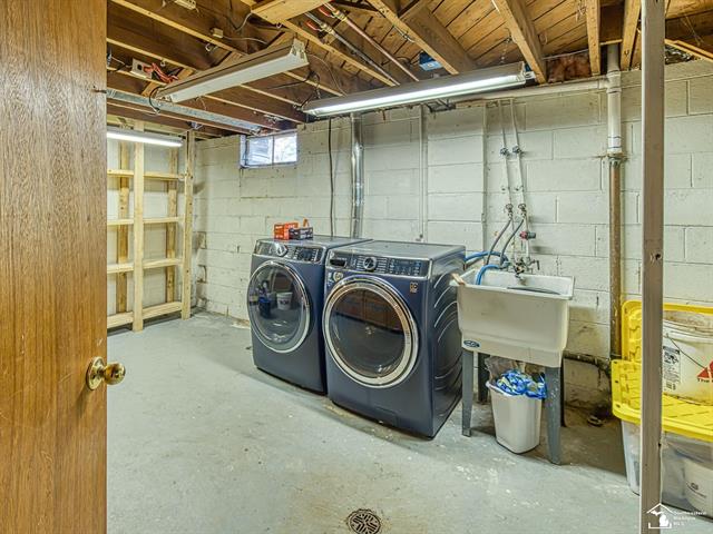 Builiding view thirty three for 908 N Maple, Royal Oak, MI. 48067