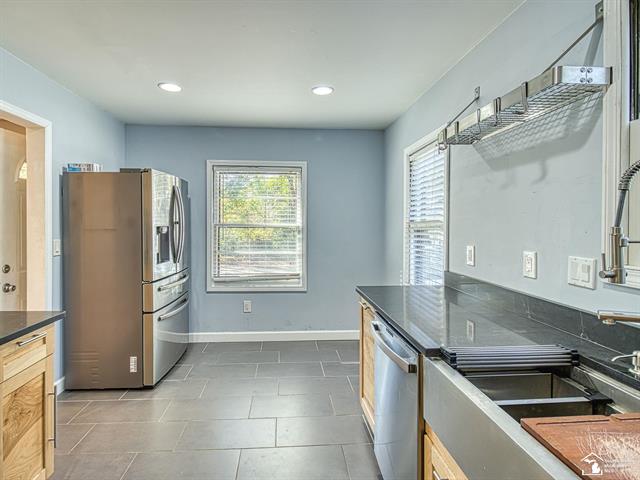 Builiding view three for 908 N Maple, Royal Oak, MI. 48067