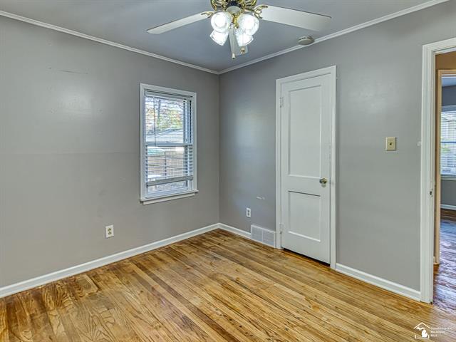 Builiding view twenty two for 908 N Maple, Royal Oak, MI. 48067