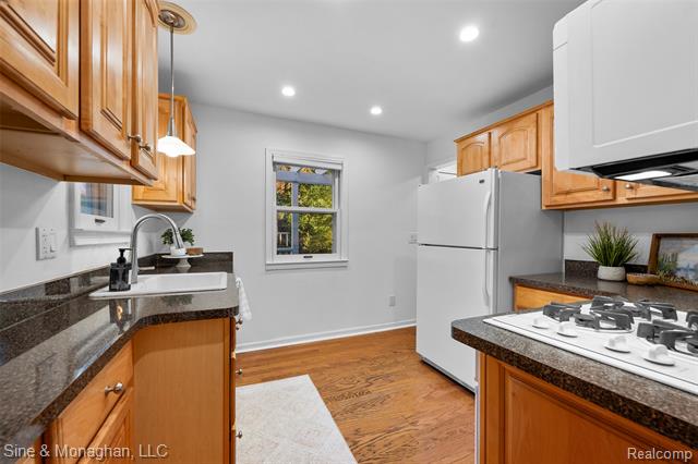 Builiding view fifteen for 517 Forest, Royal Oak, MI. 48067