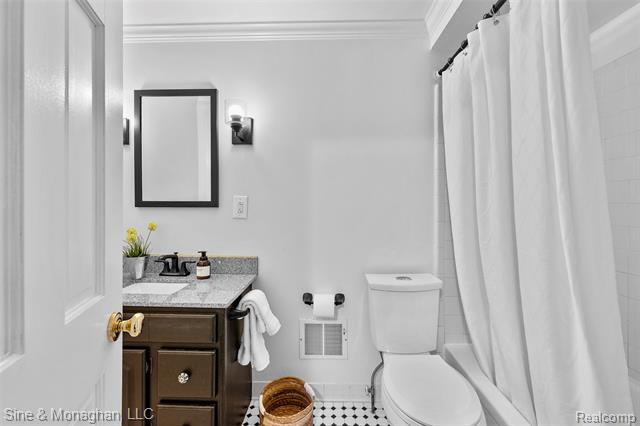 Builiding view nineteen for 517 Forest, Royal Oak, MI. 48067