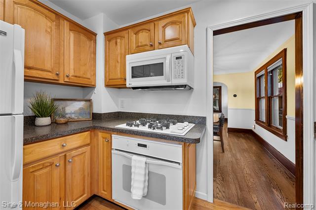 Builiding view thirteen for 517 Forest, Royal Oak, MI. 48067