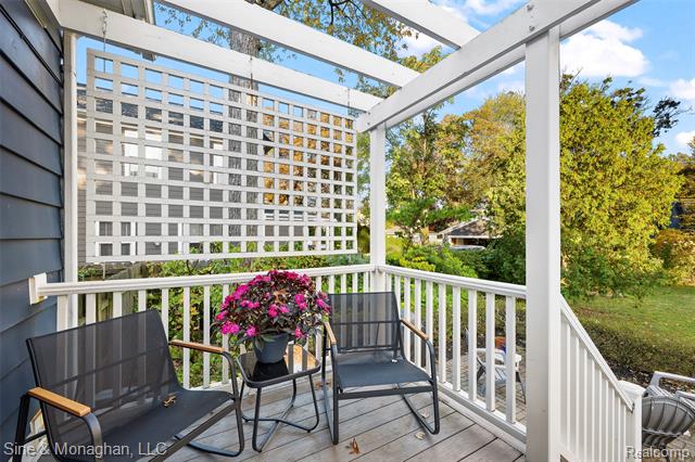 Builiding view thirty nine for 517 Forest, Royal Oak, MI. 48067