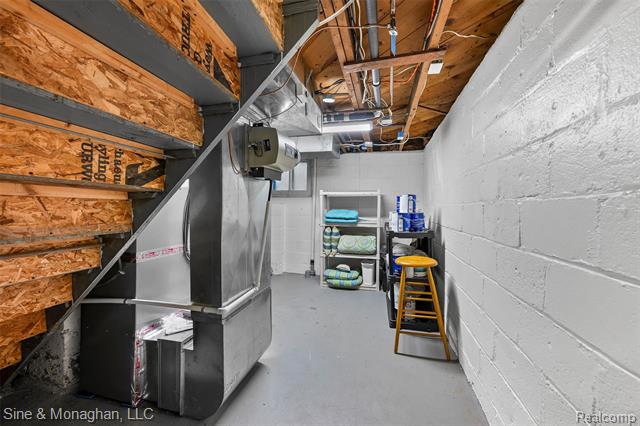 Builiding view thirty six for 517 Forest, Royal Oak, MI. 48067