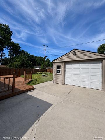Builiding view eleven for 28111 Brentwood, Southfield, MI. 48076