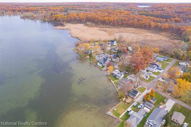 Builiding view forty one for 115 Wamplers Ct, Brooklyn, MI. 49230