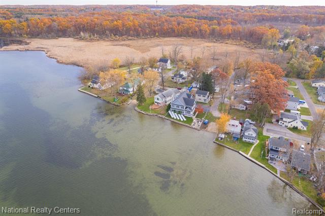 Builiding view forty for 115 Wamplers Ct, Brooklyn, MI. 49230