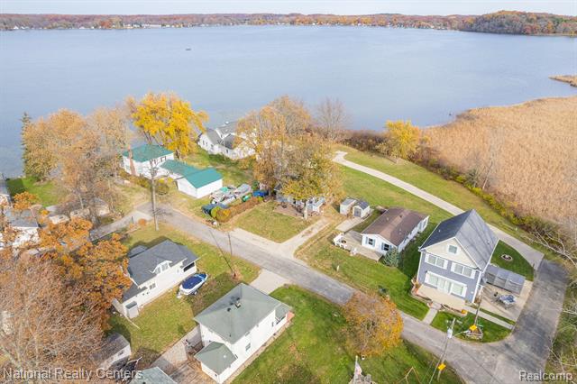 Builiding view thirty five for 115 Wamplers Ct, Brooklyn, MI. 49230