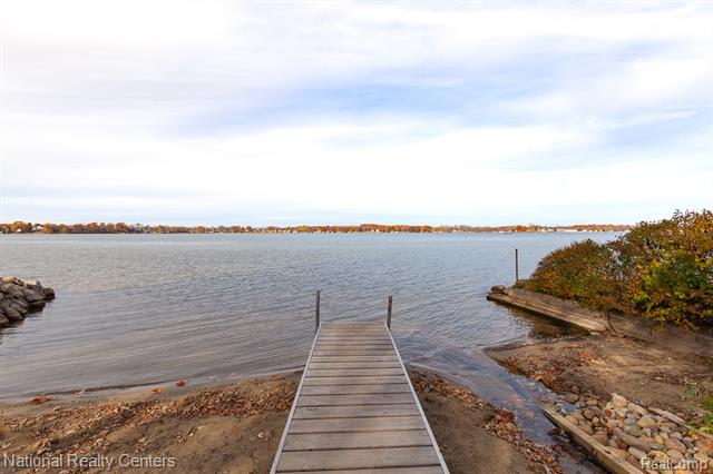 Builiding view thirty one for 115 Wamplers Ct, Brooklyn, MI. 49230